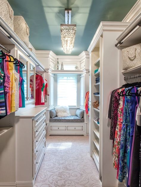 Closet Paint, Luxurious Dressing Room, Pretty Closets, Bedroom Teal, Ceiling Paint Colors, Dream Dressing Room, Closet Design Ideas, Painted Closet, Dressing Design