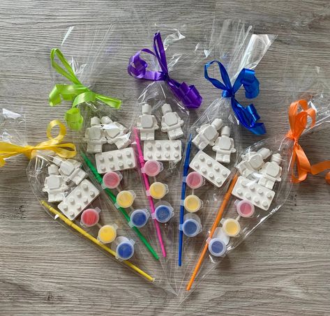 Party Pack Ideas For Kids Goodie Bags, Lego Party Bags, Lego Party Favors, Childrens Party Favours, Kids Party Favours, Party Bag Ideas, Childrens Party Bags, Kids Party Bags Fillers, Kids Party Gift