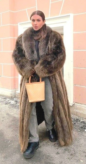 Fur Jacket Aesthetic, Mink Coats Outfit, Jacket Aesthetic, Art Folio, I Smell Snow, Fur Coat Outfit, Mink Coat, Coat Outfit, Autumn 2024