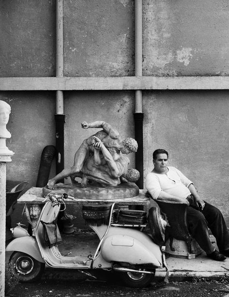 Watchman, Cineccità, Rome, 1956 © William Klein William Klein, Muhammed Ali, Henri Cartier Bresson, Famous Photographers, National Gallery Of Art, Photography Gallery, Manhattan New York, Contemporary Photography, Art Institute Of Chicago