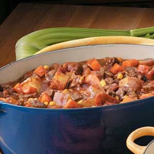 Spicy Chuck-Wagon Soup -- a thick and hearty beef soup full of rich spicy flavor Recipes With Beef, Soups Stews Chilis, Dutch Oven Cooking, Chili Soup, Chuck Wagon, Soup And Stew, Cooking Guide, Beef Soup, Soup And Sandwich