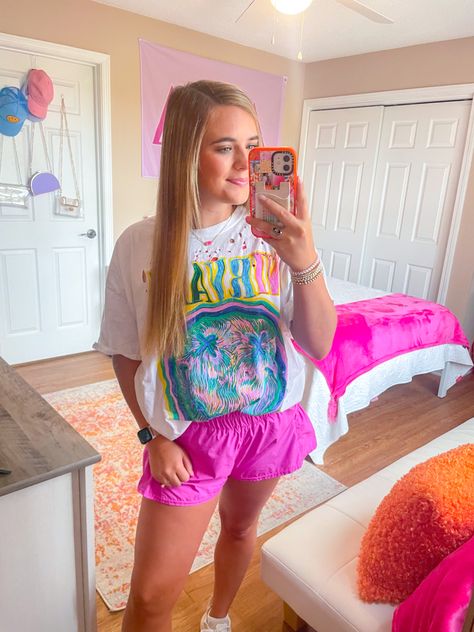 #preppy #kendrascott #ksoncampus #fashion #preppyinspo #preppyjewelry #preppyoutfit #pinkoutfit #goldjewelry #summerinspo #fashionideas #summer #summeroutfit #summeroutfitideas #freepeople #fpmovement #urbanoutfitters Preppy Clothes Aesthetic, Preppy Summer Outfit, Preppy Pfps, Preppy Pfp, Preppy Vibes, Outfits Preppy, Preppy School, Preppy Jewelry, Preppy Stuff