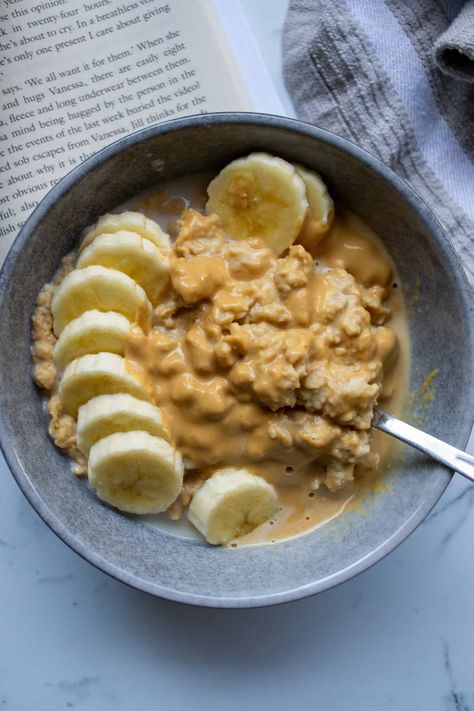 Peanut Butter Banana Oatmeal, Oats With Banana And Peanut Butter, Oats Banana Peanut Butter, Overnight Oats Recipe Banana Peanut Butter, Banana Peanut Butter Overnight Oats, Over Night Oats Banana Peanut Butter, Peanut Butter Banana Oats, High Protein Vegan Breakfast, Protein Oatmeal