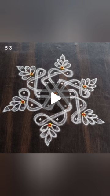 Tulasi Decoration, Small Free Hand Rangoli, Muggulu Design Simple, Traditional Rangoli Design, Baby Murugan Paintings, Baby Murugan, Simple Rangoli With Dots, Traditional Rangoli, Small Kolam