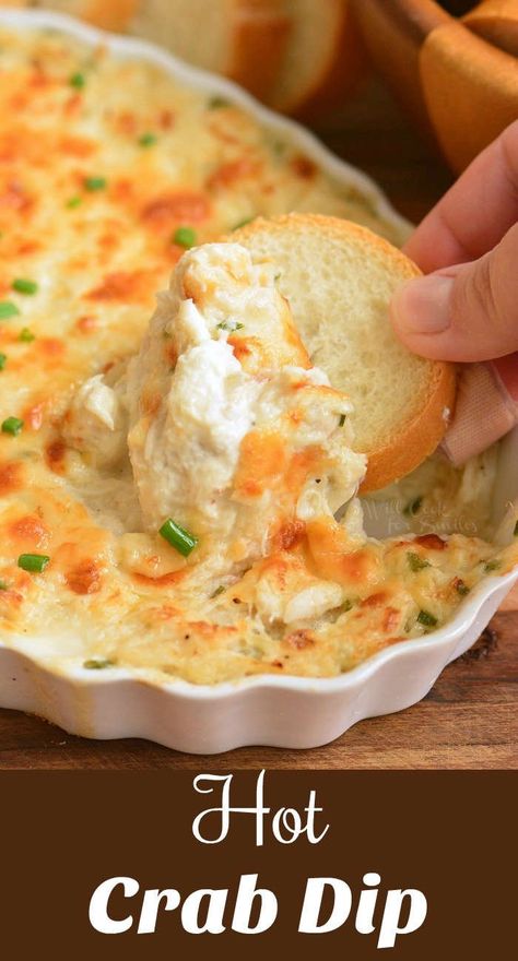 crab dip bring dipped out with a slice of bread Spicy Crab Dip, Hot Crab Dip Recipe, Creamy Crab Dip, Fingerfood Recipes, Crab Dip Recipe, Lump Crab Meat, Spicy Crab, Hot Crab Dip, Creamy Crab