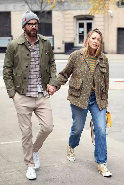 Ryan Reynolds and wife Blake Lively Ryan Reynolds Style, Ryan Reynolds And Blake Lively, Blake Lively And Ryan Reynolds, Outfits New York, Light Blue Jacket, White Louis Vuitton, Coordinating Outfits, Stylish Couple, Mens Casual Dress Outfits