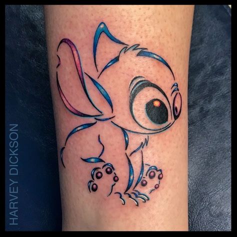 Moody Tattoo Ideas, Stitch Tattoos Disney, Ohana Lilo And Stitch Tattoo, Bob Tattoo For Women, Disney Lilo And Stitch Tattoo, Stitch Doll Tattoo, Cute Stitch Tattoo Ideas, Stich Tatoos Girl, Disney Tattoo Stitch