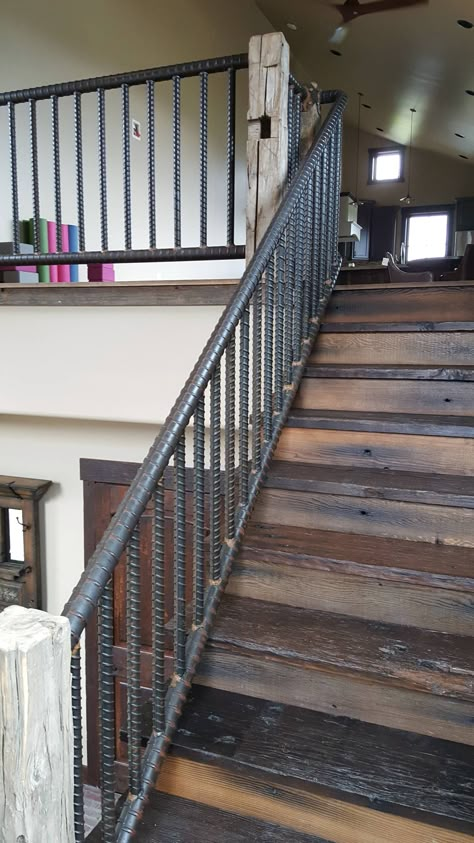 Rustic Railing Outdoor, Rebar Handrail, Industrial Stairs Railing, Rebar Railing, Industrial Staircase, Rustic Staircase, Industrial Stairs, Interior Stair Railing, Interior Railings