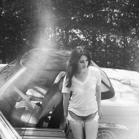 Lana Del Rey, 10 years ago today, was photographed by Neil Krug for 'Ultraviolence' 🩶 April 2, 2014 #lanadelrey Lana Del Rey Grey Aesthetic, Lana Black And White, Lana Del Rey Widget, Lana Collage, Fame Dr Album Covers, The Weeknd Lana Del Rey, Lana Ultraviolence, Black And White Vibes, Lana Del Rey Pictures