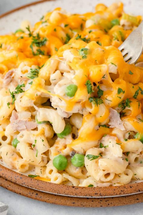 Tuna Macaroni Casserole Tuna Noodle Casserole With Elbow Noodles, Tuna Mac Casserole, Macaroni Tuna Casserole Recipes, Elbow Pasta Recipes Easy, Meals With Elbow Macaroni, Easy Dinner Recipes Elbow Macaroni, Tuna Casserole With Elbow Macaroni, Recipes With Macaroni Noodles, Skillet Tuna Noodle Casserole