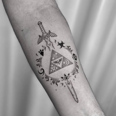 Legend If Zelda Tattoo, Crazy Tattoo Designs, Link And Zelda Tattoo, Triforce Tattoo Design, Link Zelda Tattoo Ideas, Tattoo Ideas Gaming, Hyrule Tattoo, Loz Tattoo Ideas, Tattoo Ideas Zelda