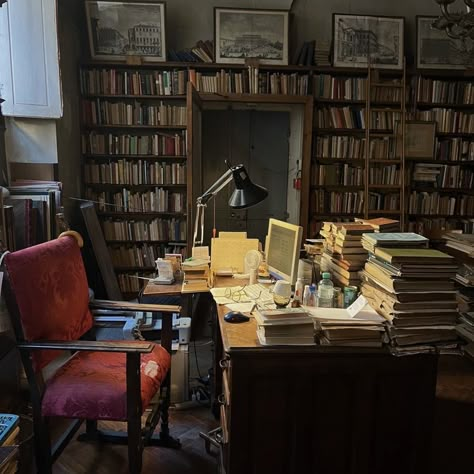 Writer's Office, Writers Desk, Lots Of Books, Home Library Design, Home Libraries, Library Design, Academia Aesthetic, Study Inspiration, House Room