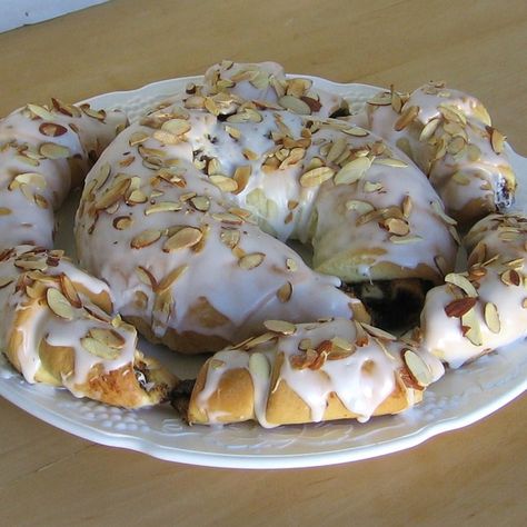 Polish St. Martin's Day Croissants Recipe - Marcinki: Photo of St. Martin's Croissants Polish Poppy Seed Roll Recipe, Kolaczki Recipe, Poppy Seed Recipes, Croissants Recipe, Polish Cookies, Polish Food Recipes, Poland Food, Polish Dishes, Strudel Recipes