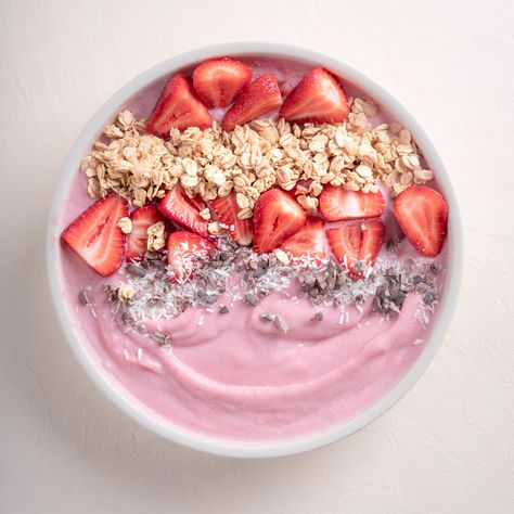 Enjoy this Strawberry Smoothie Bowl any time of the day. This recipe is vegan, gluten-free, and high protein. Cute Smoothie Bowls, Thick Strawberry Smoothie, High Protein Smoothie Bowl, Thick Smoothie Bowl, Smoothie Bowl Aesthetic, Smoothies Bowl, Breakfast Smoothie Bowl Recipes, Smoothie Bowl Toppings, Goals 2025