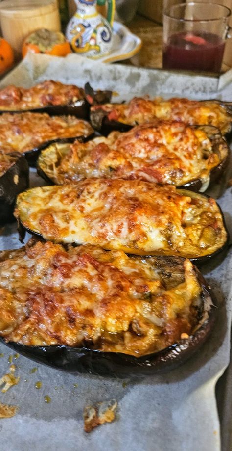 This Italian baked stuffed eggplant recipe is a dish that transformed humble ingredients into something delicious. Eggplant Boats Recipes, Stuffed Eggplant Recipes Meat, Egg Plants Recipe, Baked Stuffed Eggplant, Stuffed Eggplant Recipes, Keto Eggplant Recipes, Low Carb Eggplant Recipes, Healthy Eggplant Recipes, Baked Eggplant Recipes