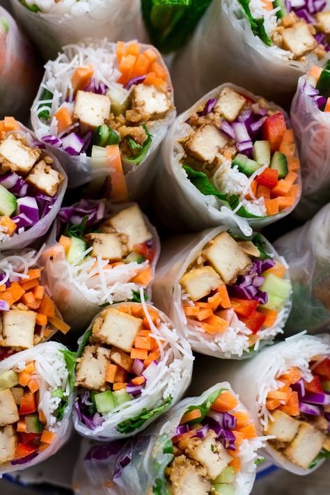 Rice Paper Rolls Recipes, Tofu Rice, Fraiche Living, Salad Appetizer Cups, Lazy Cat Kitchen, Salads For Parties, Salad Rolls, Rice Paper Rolls, Summer Rolls