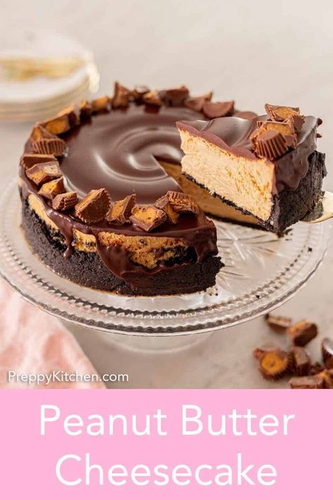 Unique Cheesecake Recipes, Peanut Butter Cheesecake Recipes, Chocolate Peanut Butter Cheesecake, Cheesecake Recipes Classic, Peanut Butter Desserts, Peanut Butter Cheesecake, Cheesecake Filling, Chocolate Sandwich, Chocolate Sandwich Cookies