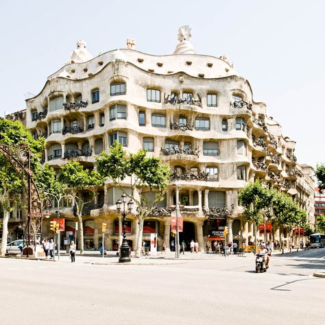 Gaudi Mosaic, Art Nouveau Arquitectura, Barcelona Gaudi, Casa Mila, Gaudi Architecture, Gaudi Barcelona, La Pedrera, Antonio Gaudí, Antoni Gaudi