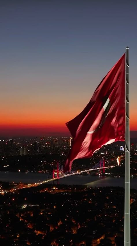 Turk Flag, Turkish Aesthetic, Turkish Flag, Iphone 15pro, Story Instagram, Wallpaper Aesthetic, Wallpaper Iphone, Aesthetic Wallpapers, Istanbul