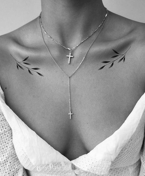 Leaf Tattoo Placement, Collar Bone Tats, Chest Tattoo Female Upper, Tattoo Style Art, Chest Tattoo Female, Leaf Tattoo, Branch Tattoo, Tattoed Girls, Minimalist Women