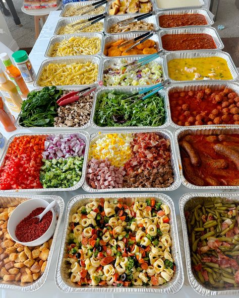 Pasta buffet 😋 Pasta Bar Ideas Buffet Dinner Parties, Pasta Bar For Wedding, Christmas Pasta Bar, Pasta Board Ideas, Pasta Buffet Wedding, Pasta Wedding Buffet, Pasta Bar Ideas Buffet Wedding, Pasta Station Ideas, Pasta Buffet Ideas