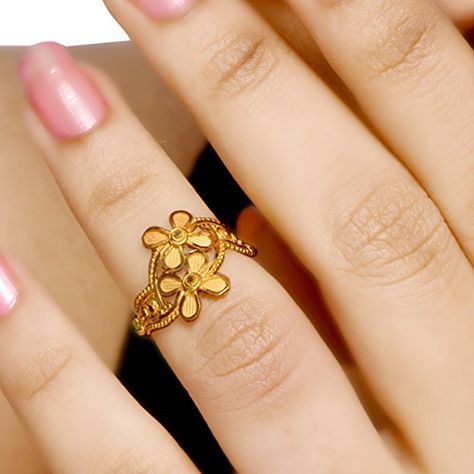 Gold Ring Designs For Engagement, 22k Gold Wedding Rings, Gold Ring Design For Women Indian, Senco Gold Jewellery, New Ring Designs Gold, Ring Gold Design, Women Rings Gold, Gold Ring Design For Women, Gold Ring Indian