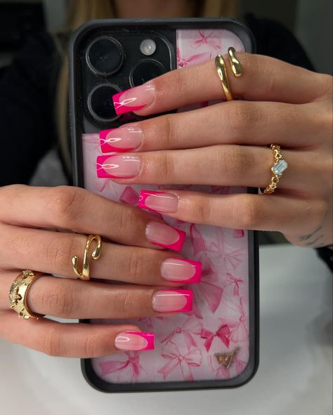 hot pink frenchies for Vegas🎀💕 • • • • #nailsxkay #nailsnailsnails #apresnails #gelx #gelxnails #prettynails #trendynails #naildesign #nailart #nailextentions #bombnails #cutenails #baddienails #nailinspo #pinterestnails #trendynails #explore #explorepage #scvnails #calinails #LAnails #summernails #nailsofinstagram #LAnailtech #pinknails #hotpink #frenchtipnails #pinkfrenchnails #squarenails #shorties Hot Pink Frenchies, Pink Frenchies, Pink French Nails, La Nails, Popular Nails, Nail Art Hacks, Girl Things, French Tip Nails, Square Nails