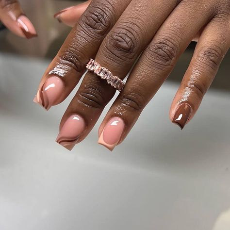 Brown French Tip Nails Short Nude French Tip Nails, Pink And Brown Nails Short, Baddie Thanksgiving Nails, Nude Tip Nails, Shorts Nails Acrylic, Short Acrylic Nails Designs For Fall, Short Polygel Nails Design, December Manicure, Short Square French Tip Acrylic Nails