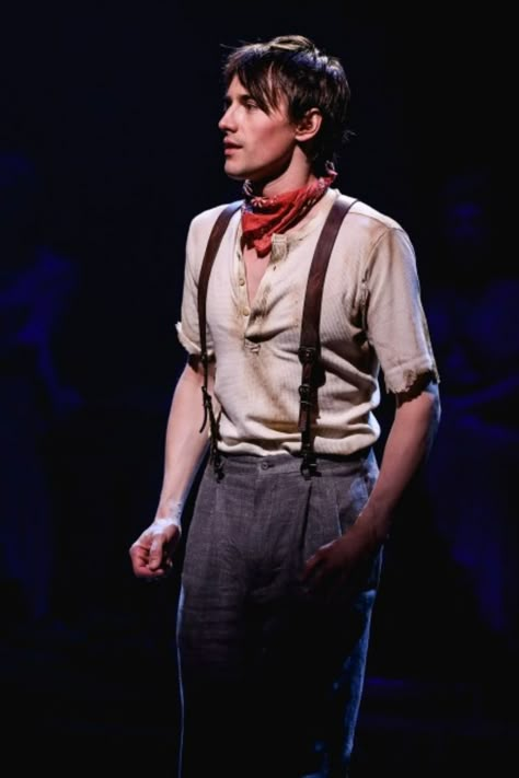 Reeve Carney (Orpheus), André De Shields (Hermes), Amber Gray (Persephone), Eva Noblezada (Eurydice), and Patrick Page (Hades) lead the company of Hadestown, reprising their performances from the recent National Theatre bow. Hadestown Aesthetic Outfit, Hadestown Outfit Ideas, Hadestown Costume, Hadestown Musical, Hades Town, Reeve Carney, Pilgrims Progress, Broadway Costumes, Dream Roles