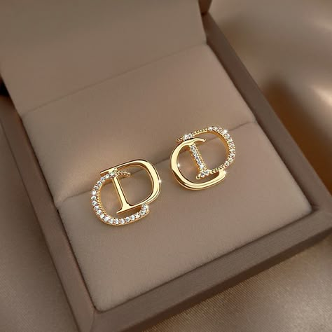 Pendent Set Gold, Starbucks Merchandise, Dior Brand, Pendent Set, Diamond Pendants Designs, Cute Products, Letter Earrings, Brand Accessories, Chunky Earrings