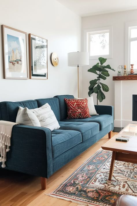 Small Rug In Living Room, Small Living Room Blue Sofa, Living Room Inspiration Blue Couch, Blue Sofa Interior Design, Small Living Room Colors, Navy Couch Living Room, Interior Design Small Living Room, Blue Sofa Living Room Ideas, Small Living Room Interior