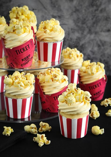 Cupcake Flavor Combinations, Fun Cupcake Decorating Ideas, Fun Summer Desserts, Circus Cupcakes, Savory Cupcakes, Carnival Cupcakes, Cool Cupcakes, Popcorn Cupcakes, Camera Cakes