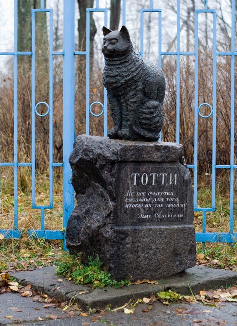 Cat Headstone, Cats Doing Things, Cat Grave Marker, Pet Headstones, Grave Monuments, Orange And White Cat, Cemetery Monuments, Pet Cemetery, Cat Prints