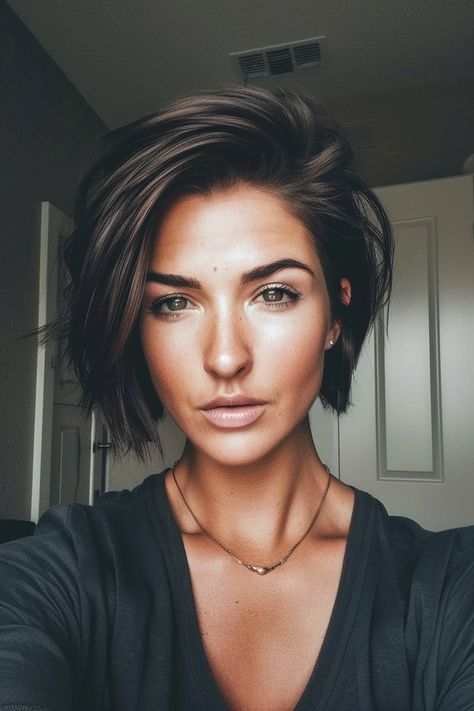 33 Trendy Short Layered Haircuts to Rock in 2024 – CreativeBooster Haircut For More Volume, Cute Bobs For Fine Hair, Paris Hair, 2023 Hair, Medium Bob, Fall Hair Cuts, Short Layered, Hairdos For Short Hair, Short Layered Haircuts