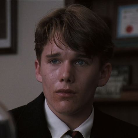 dead poets society icon iq icons todd anderson 50s Teenagers, Dead Poets Society Aesthetic, Dark Academia Moodboard, Todd Anderson, Society 1989, 1989 Aesthetic, Peter Weir, 1980s Films, Academia School