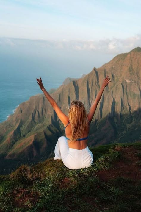 Find some of the best things to do in Kauai for adventure lovers in this Kauai travel guide. From the best best beaches in Kauai to some of the best places to eat in Kauai, get help planning your ultimate Kauai vacation. | kauai photography | kauai instagram pictures Kauai Instagram Pictures, Kauai Photography, Princeville Kauai, Things To Do In Kauai, Kauai Travel, Kauai Island, Couples Resorts, Kauai Vacation, Hawaii Things To Do