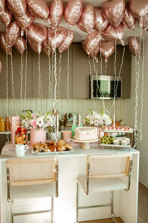 How I Hosted an At-Home Galentine's Brunch - #EniGivenSunday Birthday Brunch At Home Decorations, Brunch Party At Home Ideas, 21 Birthday Brunch Ideas, Brunch Ideas Home, Mom Birthday Decoration Ideas At Home, Home Brunch Decor, Women’s Birthday Decor, Host Brunch At Home, Brunch Party At Home