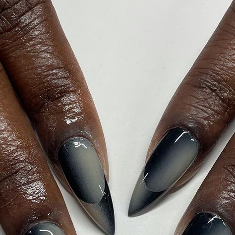 IG: fanessdetroit  Vertical Ombre Illusion French Tip Reverse Ombre French Nails, Two Tone French Tip Nails, Vertical Ombre Nails, Reverse Nails, Reverse French Tip, Ombre French Nails, Ombre French Tips, Reverse Ombre, Stylish Nail Art