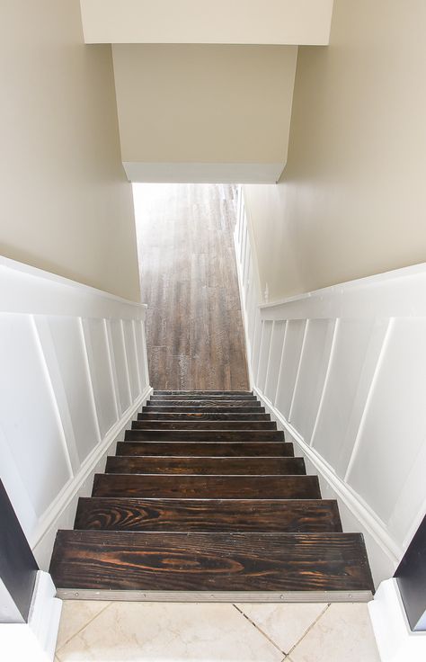 Do It Yourself: How to update and transform a basic basement staircase with board and batten. #boardandbatten #beforeandafter Basement Staircase, Basement Stairs Ideas, Basement Decoration, Dream Basement, Modern Basement, Diy Basement, Staircase Makeover, Waterproofing Basement, Small Basements