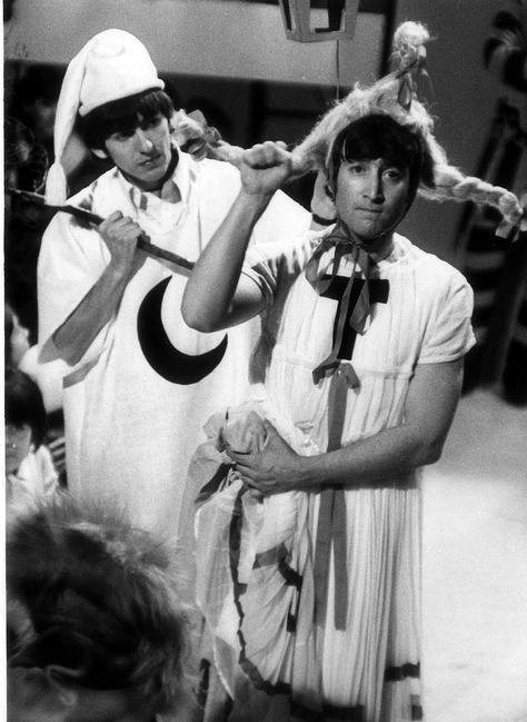 Beatles weirdest pics: 50 most bizarre photos of John Lennon, Paul McCartney, Ringo Starr and George Harrison from the archives - Mirror Online John And George, Beatles Rare, Just Good Friends, Bug Boy, Beatles Pictures, Beatles Fans, Love Me Do, Beatles John Lennon, Beatles John