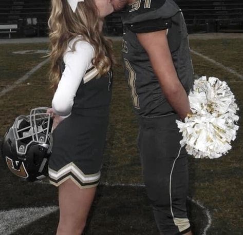 L J Shen, Football Couples, Book Couples, Pretty Reckless, Cheer Poses, Football Boyfriend, Couple Stuff, Chloe Walsh, The Pretty Reckless