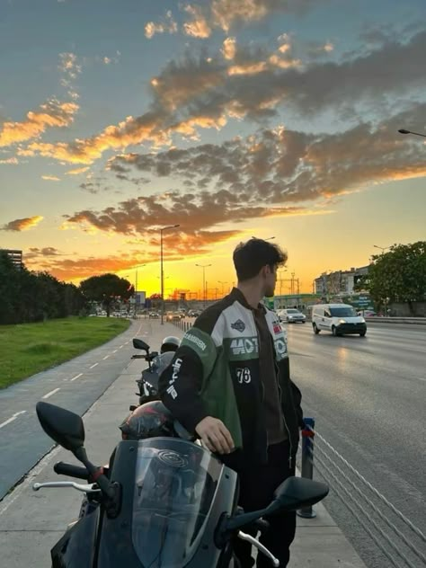 Truly Aesthetic, Biker Photos, Biker Boy, Motorcycle Guy, Biker Guys, Hot Biker Guys, Bike Aesthetic, Motorcycle Aesthetic, Biker Aesthetic