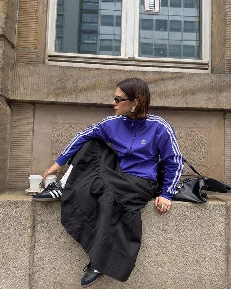 rebeca oksana | spring is officially maxi skirt season 🎀⭐️🍒 | Instagram Rebeca Oksana, Adidas Track Jacket Outfit, Adidas Jacket Outfit, Adidas Track Pants Outfit, Looks Adidas, Adidas Art, Football Jersey Outfit, Skirt Streetwear, Chica Cool