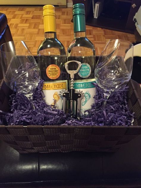 Creative DIY wine gift ideas Wine Basket Gift Ideas, Wine Basket Gift, Diy Wine Gift Baskets, Liquor Gift Baskets, Fundraiser Baskets, Wine Gifts Diy, Basket Gift Ideas, Wine Basket, Liquor Gifts