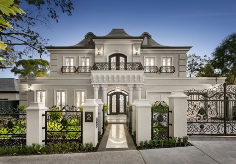 Iron Fence Design, Bathroom French, Millionaire Homes, Home Designs Exterior, Provincial Home, Classic House Exterior, Classic House Design, Dream Mansion, Outside Design