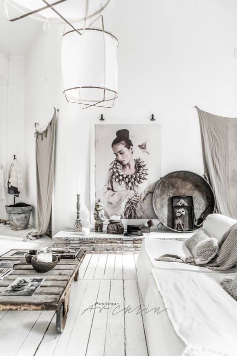 White Industrial Bedroom, Light Grey Living Room Ideas, Light Grey Living Room, Industrial Bedroom Ideas, Living Room Ideas Rustic, Room Ideas Rustic, Paulina Arcklin, Grey Living Room Ideas, Industrial Apartment