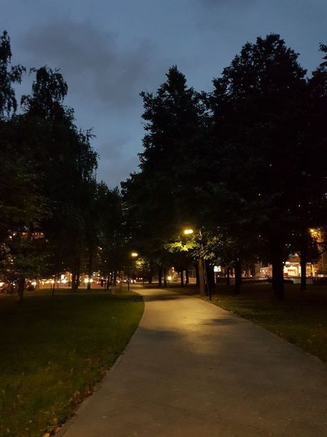 Quiet Place Aesthetic, One Direction Four, Way Aesthetic, March Vision Board, Night Walking Aesthetic, Dream Asthetic, I Want To Escape, Quiet Photos, Evening Aesthetic