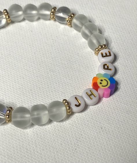 Kpop Earrings Diy, Hobi Bracelet, Bts Friendship Bracelet, Bts Beaded Bracelet, Bts Bracelet Beads, Jhope Bracelets, Pulseras Aesthetic Kpop, Bts Bracelet Diy, Kpop Bead Bracelets