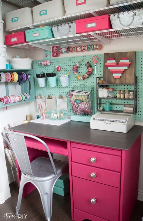 Turn that extra closet into a usable workspace and now you have a cloffice! Click here for 20 Closet Office Design Ideas.#thecraftyblogstalker#cloffice#workspace#desk Home Office Pegboard, Finished Room Over Garage, Fashion Studio Ideas, Office Pegboard, Homemade Closet, Room Over Garage, Office And Craft Room, Sewing Closet, She Shed Decor