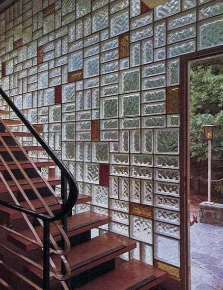 Italian Home Decor Ideas, Opaque Glass Wall, 1940 Architecture, Vitroblock Ideas, Partition Design Ideas, Workplace Interior Design, Glass Partition Designs, Glass Blocks Wall, Glass Partition Wall